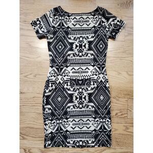 PinkBlush Womens Maternity S Dress Short Sleeve Aztec Black and White EUC